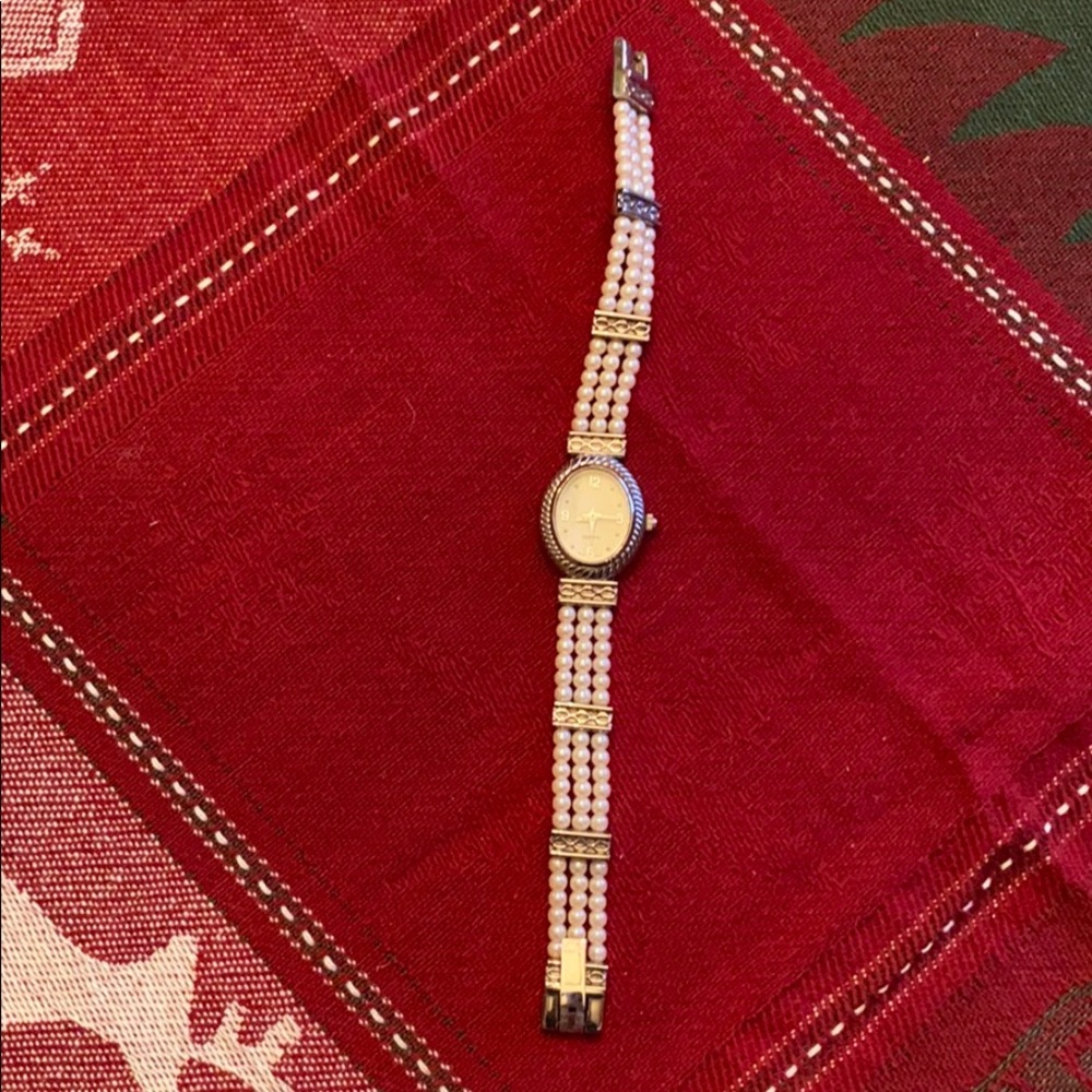 Quartz Pearl Watch